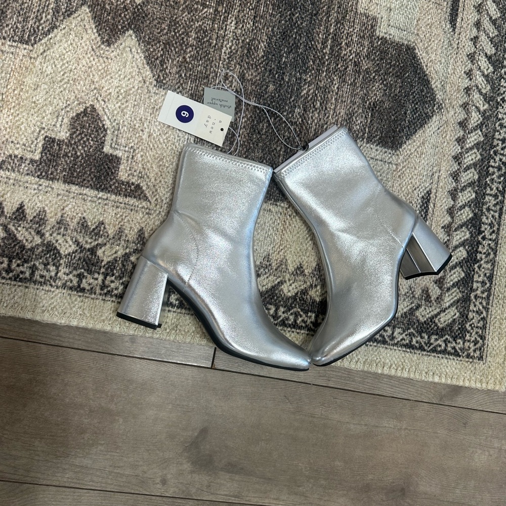 NEW A New Day Pippa Stretch Boots Women’s Size 6 NWT  Silver Ankle Boots - Picture 9 of 16